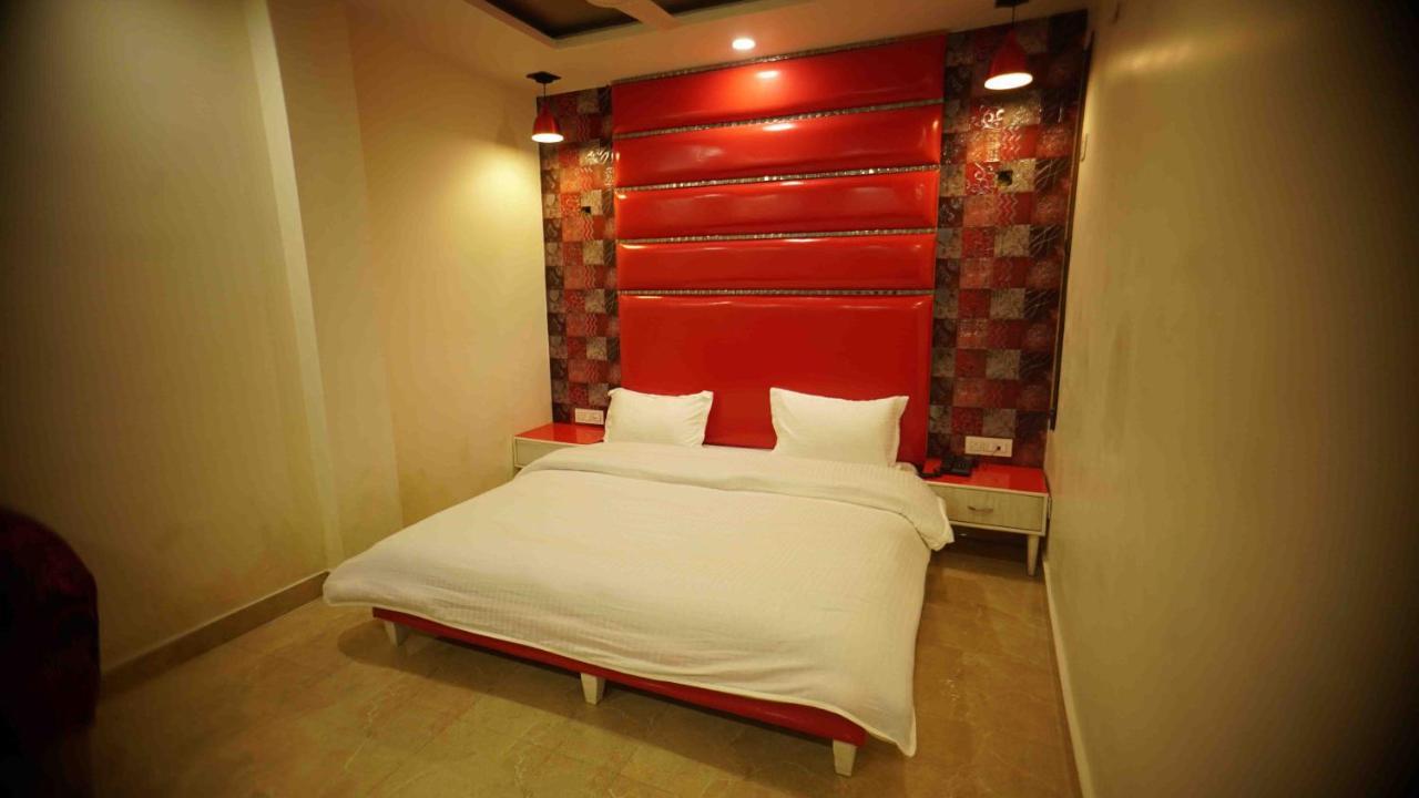 Hotel Soluxe Yamunānagar Eksteriør bilde